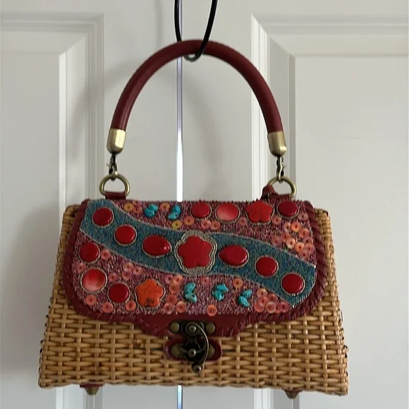 PreOwned Excellent Condition Gendhis Ratan bag with 2 straps - Picture 8 of 16